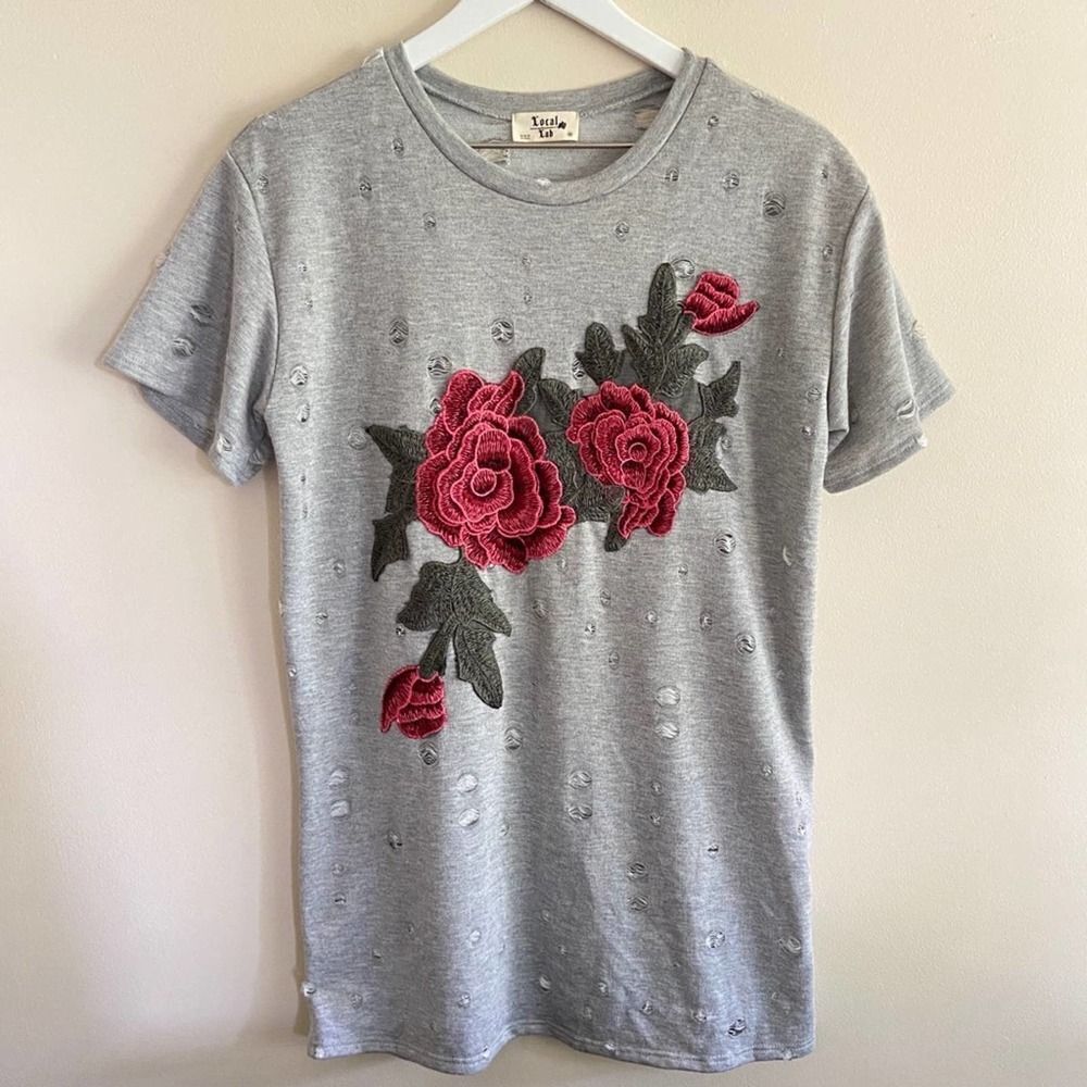 LOCAL LAB Grey Distressed 3D Embroidered Rose Top